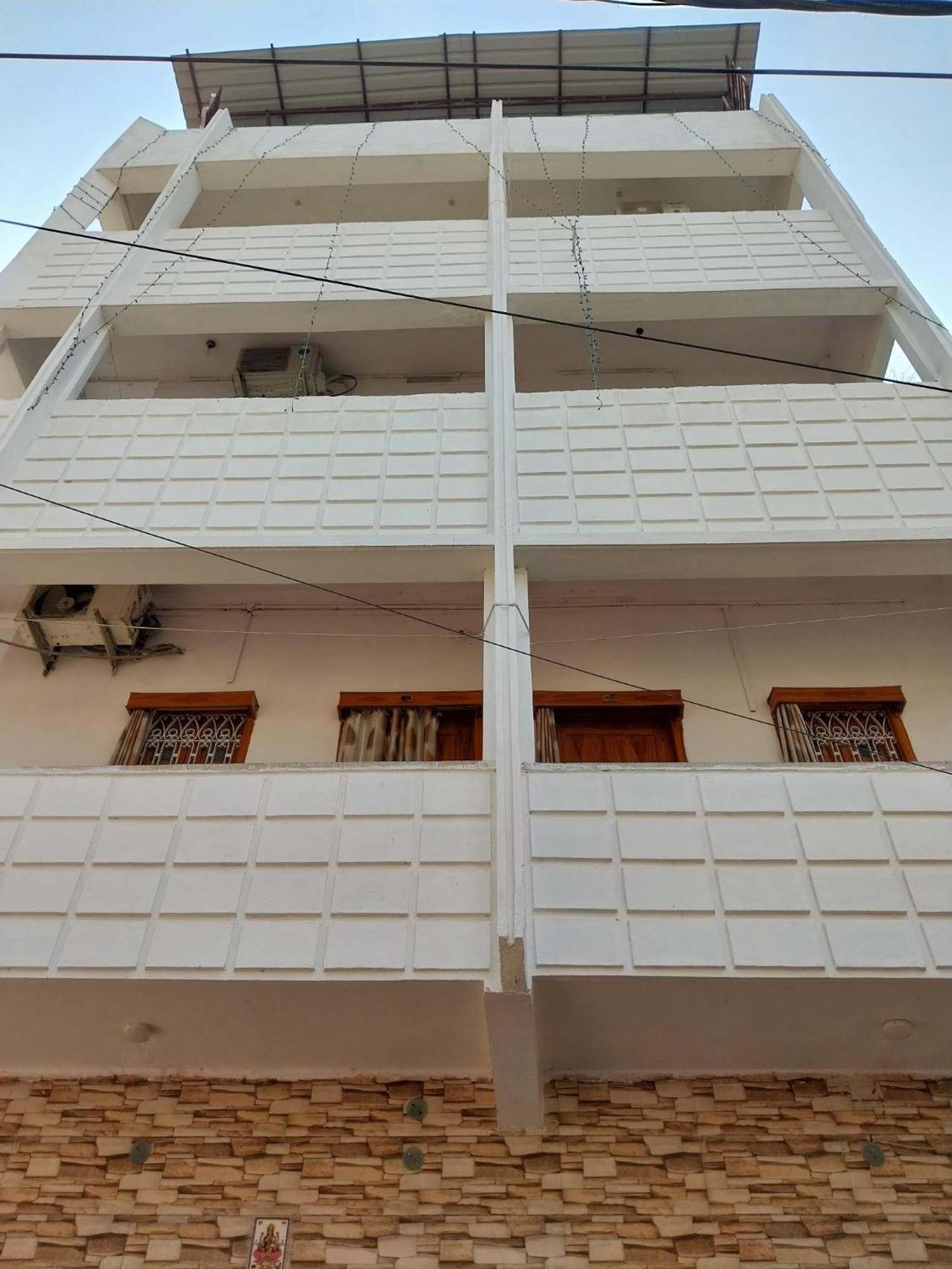 Hotel Mamata Rājgīr Buitenkant foto